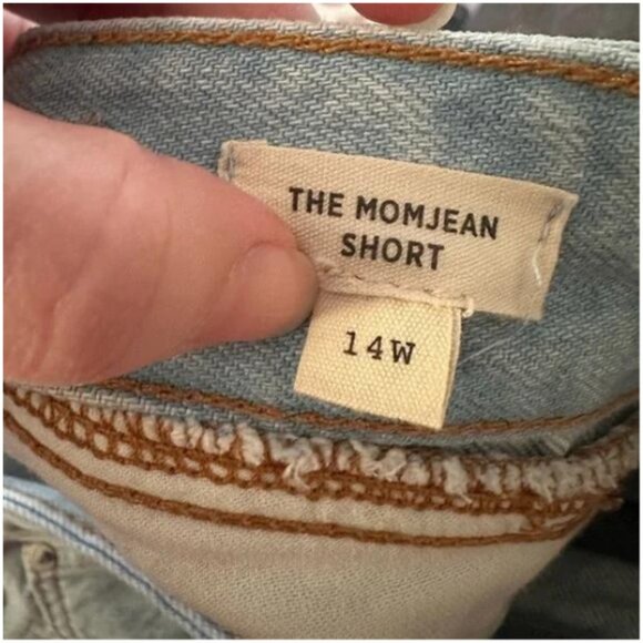 Madewell NWT Women's The Plus Mid-Length Mom Jean Shorts, Essen Wash, Size 14W - Picture 7 of 8